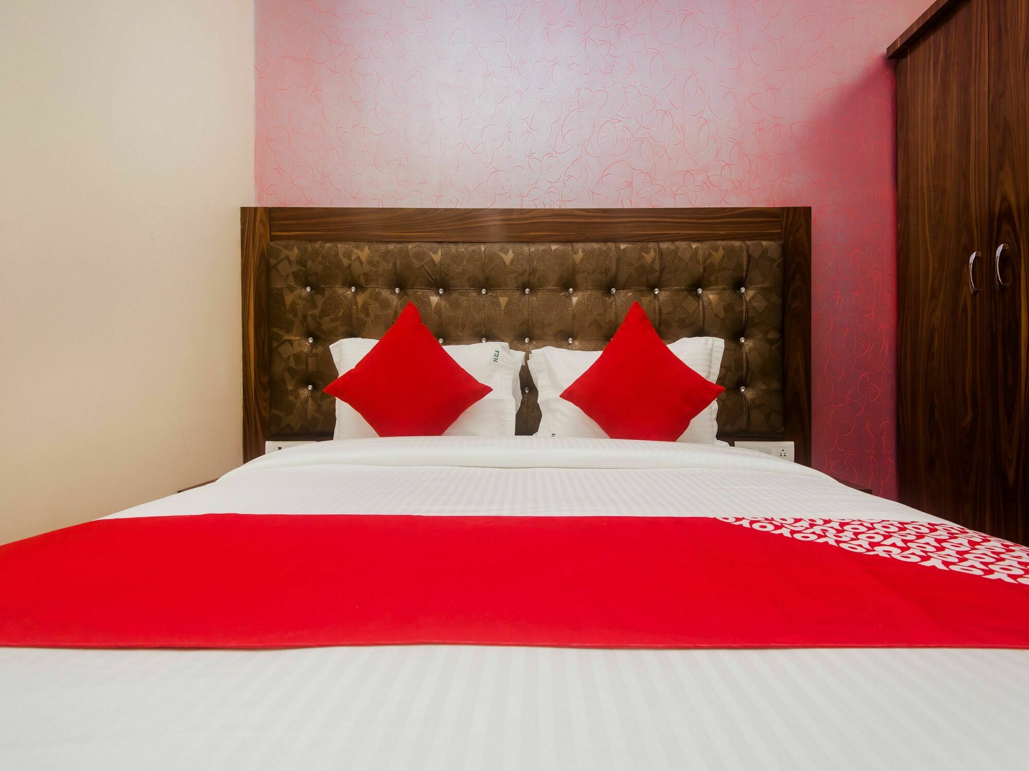 Hotel O Greenforest Near Airport Road Metro Station Mumbai Ngoại thất bức ảnh